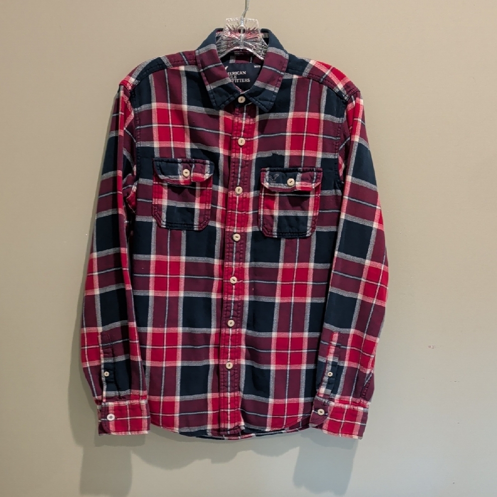 American Eagle Outfitters Men's Plaid Shirt in Red and Navy